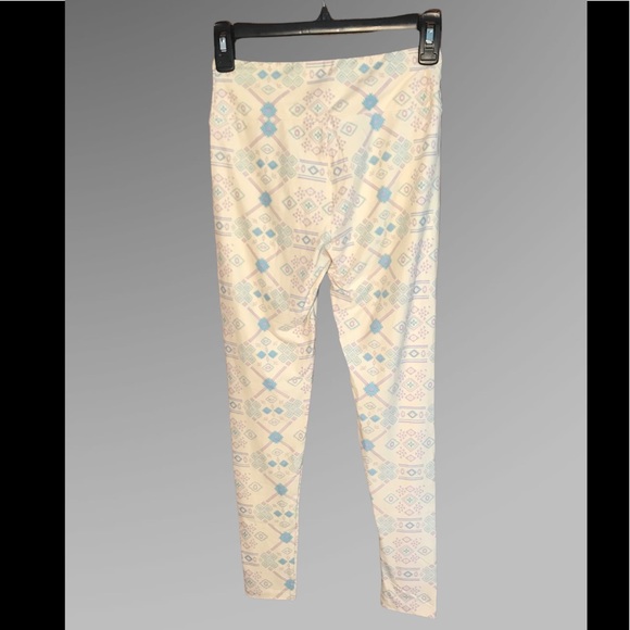 🆕 LuLaRoe OS Buttery Soft Leggings 🐇🌷 - Picture 3 of 6